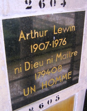 (Père-Lachaise, Paris)