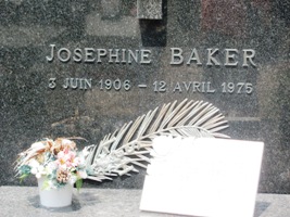 Résultat de recherche d'images pour "josephine baker tombe"