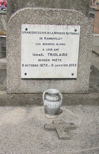 Laragne Monteglin 05 Cimetiere De Laragne Cimetieres De France Et D Ailleurs