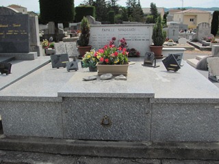 Laragne Monteglin 05 Cimetiere De Laragne Cimetieres De France Et D Ailleurs